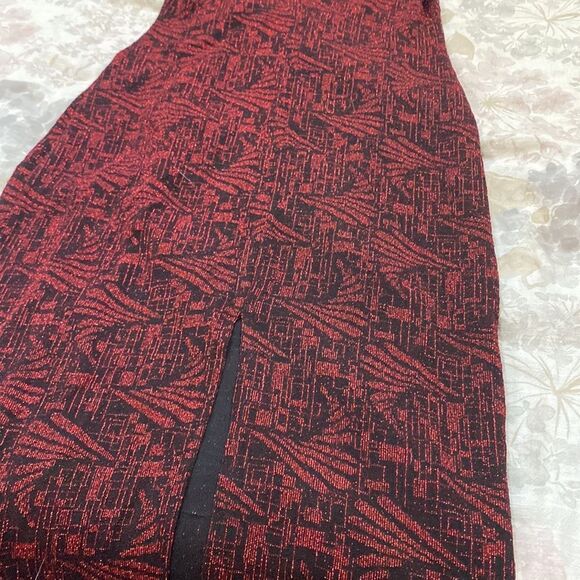 Elegant Black and Red Full Length Maxi Dress - Picture 4 of 9